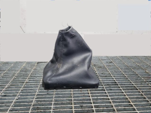 bontott SUBARU FORESTER Váltószoknya