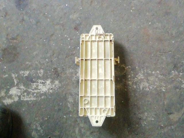 bontott SUBARU IMPREZA Biztosítéktábla Motortér