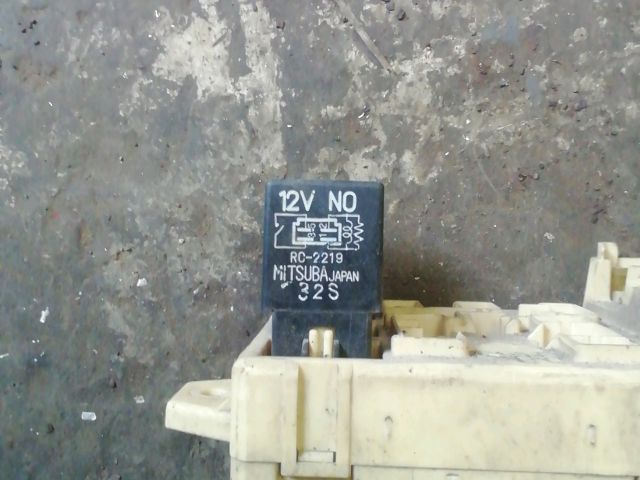 bontott SUBARU IMPREZA Biztosítéktábla Motortér