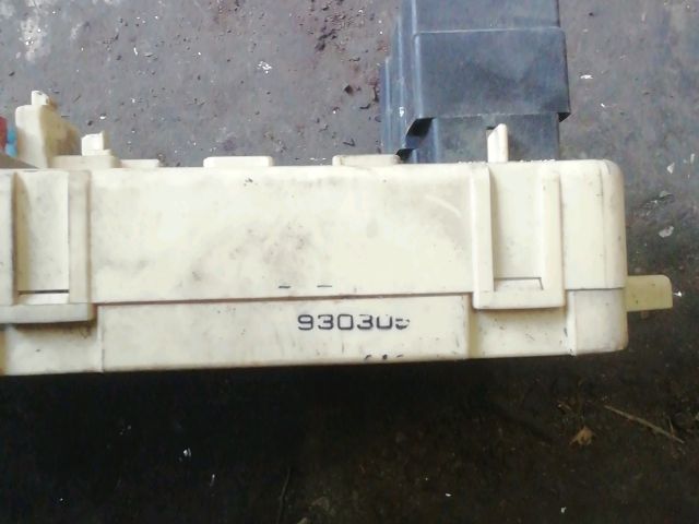 bontott SUBARU IMPREZA Biztosítéktábla Motortér