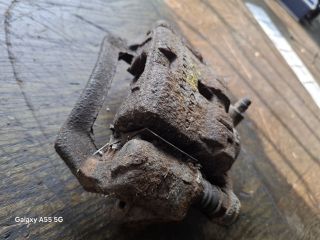 bontott SUBARU IMPREZA Bal hátsó Féknyereg Munkahengerrel