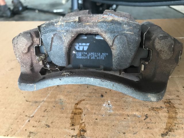 bontott SUBARU IMPREZA Bal hátsó Féknyereg Munkahengerrel