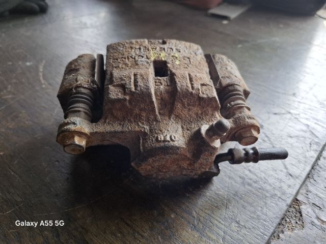 bontott SUBARU IMPREZA Bal hátsó Féknyereg Munkahengerrel