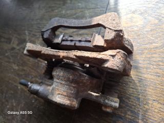 bontott SUBARU IMPREZA Bal hátsó Féknyereg Munkahengerrel