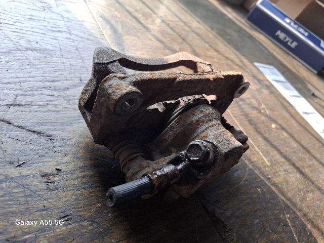 bontott SUBARU IMPREZA Bal hátsó Féknyereg Munkahengerrel