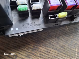 bontott SUBARU IMPREZA Biztosítéktábla Motortér