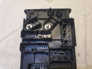 bontott SUBARU IMPREZA Biztosítéktábla Motortér