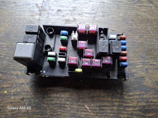 bontott SUBARU IMPREZA Biztosítéktábla Motortér