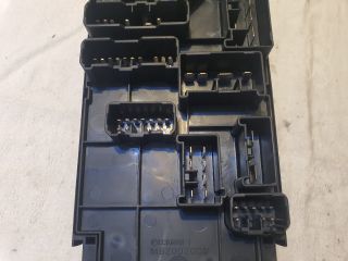 bontott SUBARU IMPREZA Biztosítéktábla Motortér