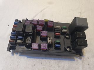 bontott SUBARU IMPREZA Biztosítéktábla Motortér