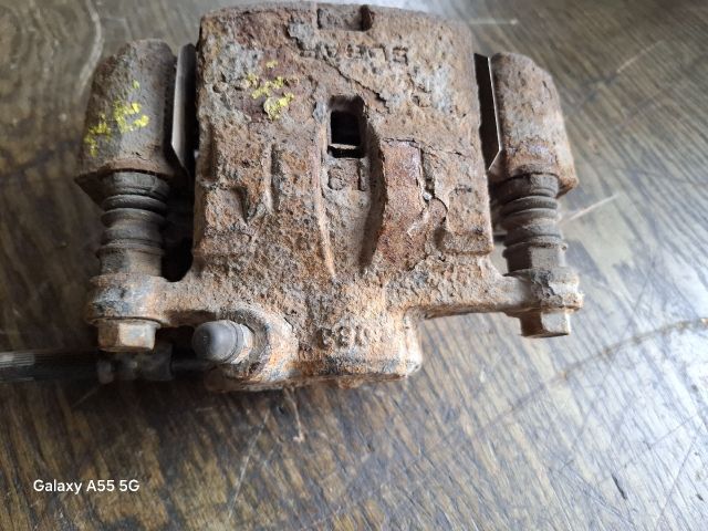 bontott SUBARU IMPREZA Jobb hátsó Féknyereg Munkahengerrel