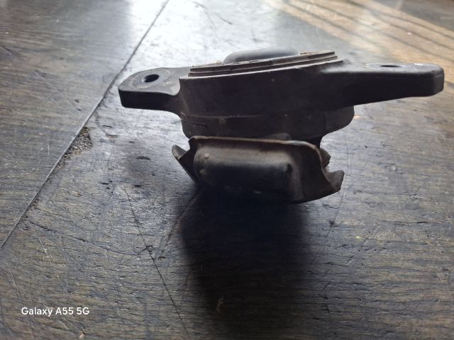 bontott SUBARU IMPREZA Motor Tartó Bak (Fém)