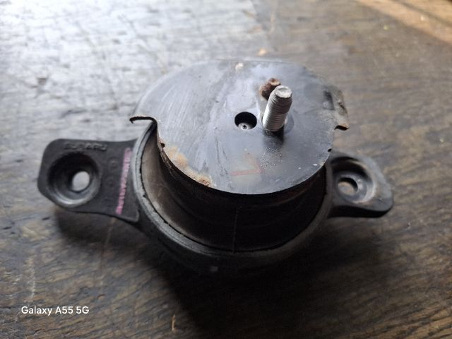 bontott SUBARU IMPREZA Motor Tartó Bak (Fém)