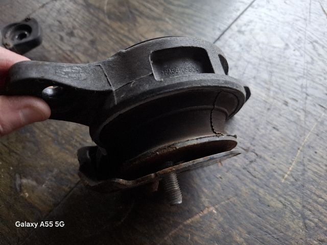 bontott SUBARU IMPREZA Motor Tartó Bak (Fém)