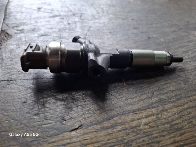 bontott SUBARU IMPREZA Porlasztó (1 db)