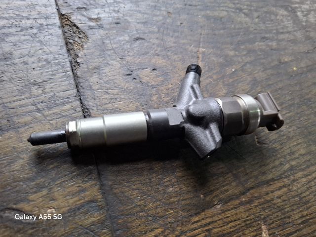 bontott SUBARU IMPREZA Porlasztó (1 db)