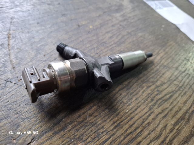 bontott SUBARU IMPREZA Porlasztó (1 db)