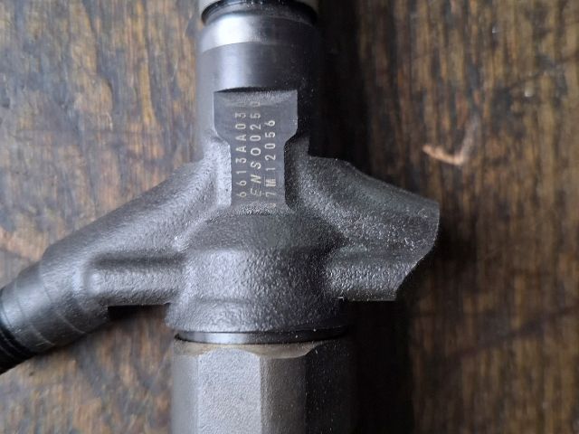 bontott SUBARU IMPREZA Porlasztó (1 db)