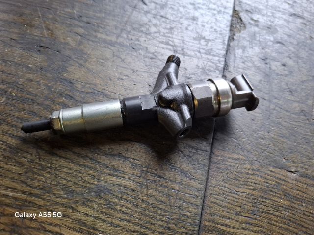 bontott SUBARU IMPREZA Porlasztó (1 db)