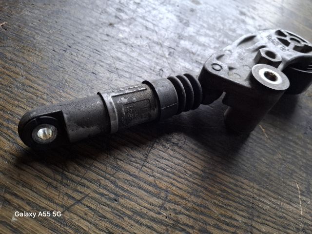 bontott SUBARU IMPREZA Vezérlés Lánc / Szíj Feszítő Görgő