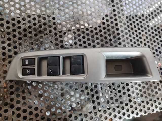 bontott SUBARU IMPREZA Ablakemelő Kapcsoló Négyes / Kettes