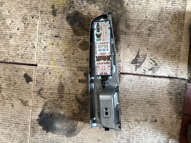 bontott SUBARU IMPREZA Bal első Ablakemelő Kapcsoló