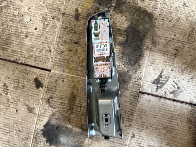 bontott SUBARU IMPREZA Bal első Ablakemelő Kapcsoló