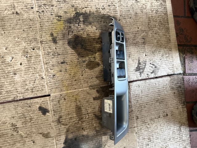 bontott SUBARU IMPREZA Bal első Ablakemelő Kapcsoló