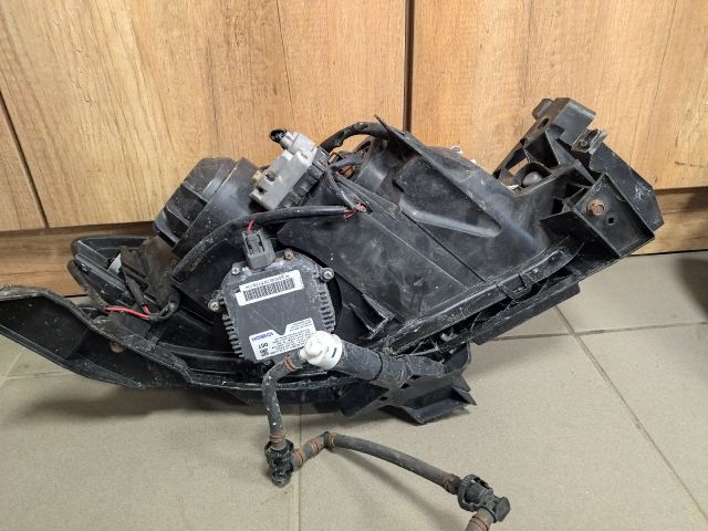 bontott SUBARU IMPREZA Bal Xenon Fényszóró