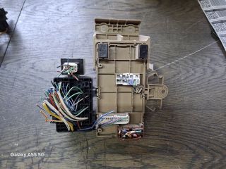 bontott SUBARU IMPREZA Biztosítéktábla Utastér