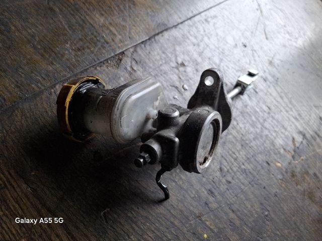 bontott SUBARU IMPREZA Fékfolyadék Tartály