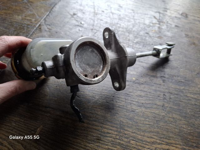 bontott SUBARU IMPREZA Fékfolyadék Tartály