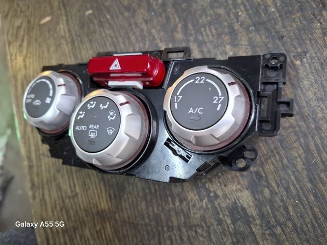 bontott SUBARU IMPREZA Fűtéskapcsoló (manuális klímás)