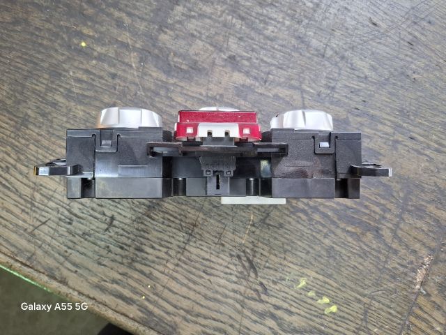 bontott SUBARU IMPREZA Fűtéskapcsoló (manuális klímás)