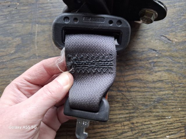 bontott SUBARU IMPREZA Hátsó középső Biztonsági Öv