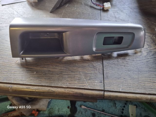 bontott SUBARU IMPREZA Jobb első Ablakemelő Kapcsoló