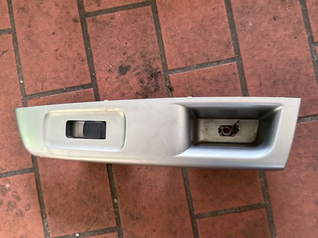 bontott SUBARU IMPREZA Jobb első Ablakemelő Kapcsoló