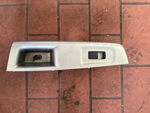 bontott SUBARU IMPREZA Jobb első Ablakemelő Kapcsoló