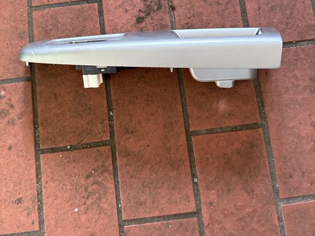 bontott SUBARU IMPREZA Jobb első Ablakemelő Kapcsoló