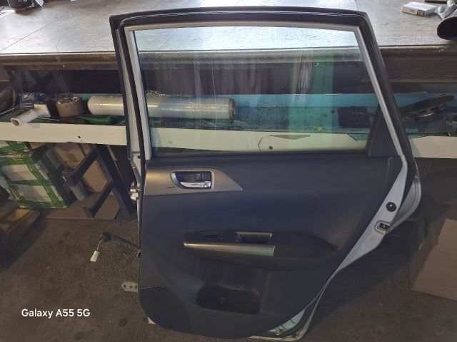 bontott SUBARU IMPREZA Jobb hátsó Ajtó (Részeivel)