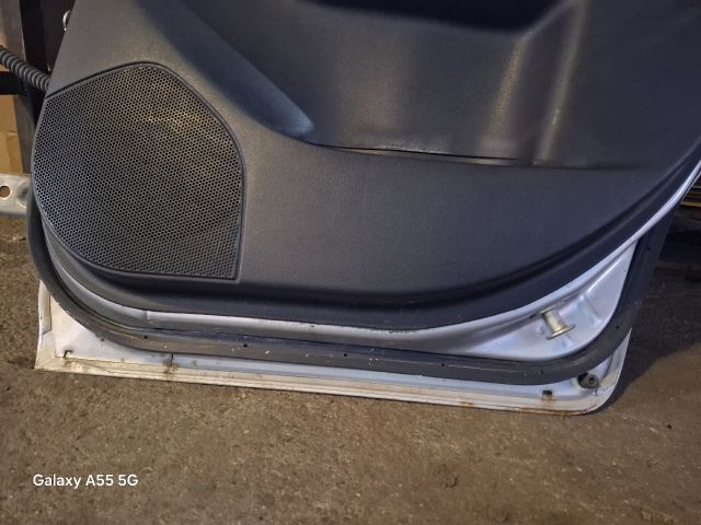 bontott SUBARU IMPREZA Jobb hátsó Ajtó (Részeivel)