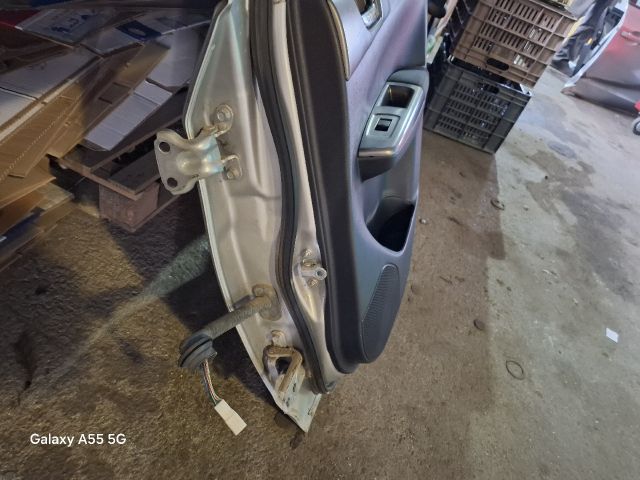 bontott SUBARU IMPREZA Jobb hátsó Ajtó (Részeivel)