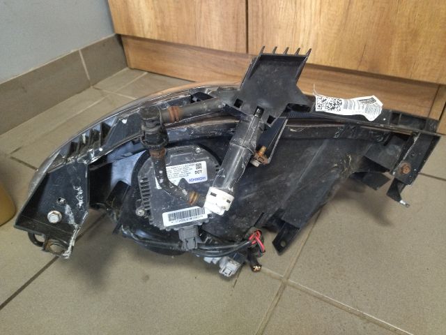 bontott SUBARU IMPREZA Jobb Xenon Fényszóró