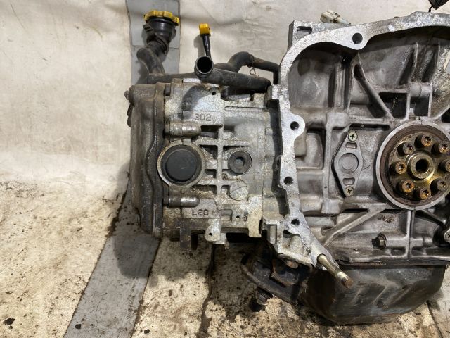 bontott SUBARU LEGACY Motor (Fűzött blokk hengerfejjel)