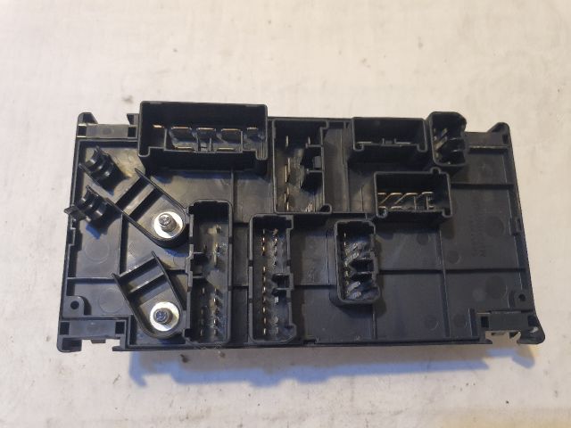 bontott SUBARU LEGACY Biztosítéktábla Motortér