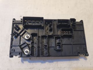 bontott SUBARU LEGACY Biztosítéktábla Motortér