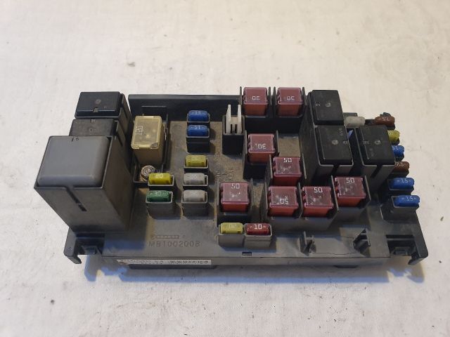 bontott SUBARU LEGACY Biztosítéktábla Motortér