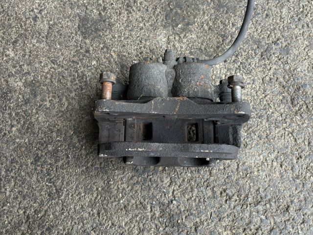 bontott SUBARU LEGACY Bal első Féknyereg Munkahengerrel