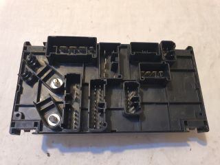 bontott SUBARU LEGACY Biztosítéktábla Motortér