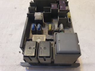 bontott SUBARU LEGACY Biztosítéktábla Motortér